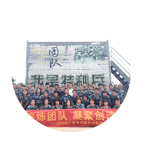 Nhân viên đào tạo quân sự