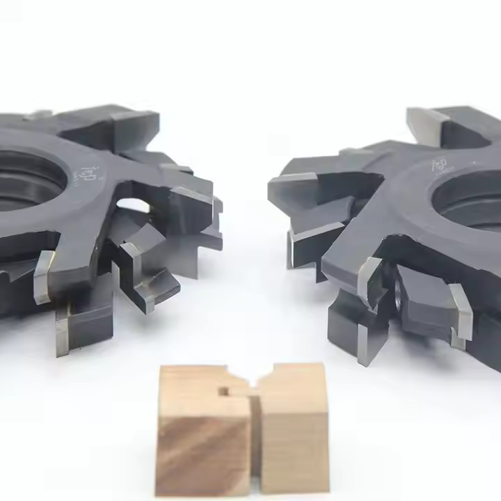 Máy cắt cửa tủ