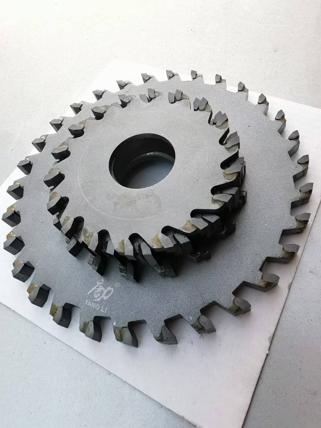 Dao kết hợp casement